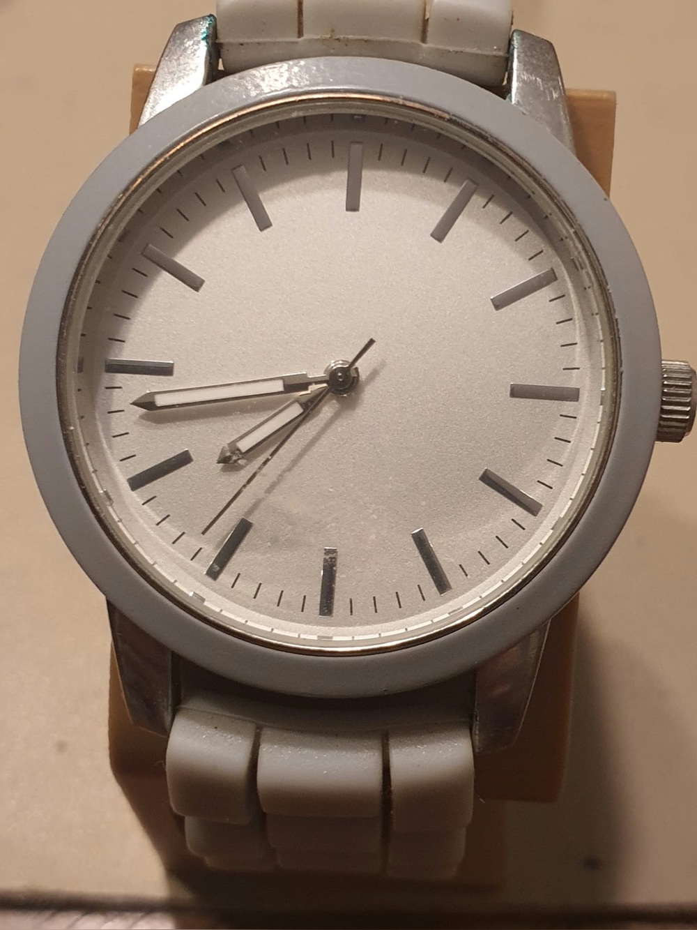 ๐ฆ10/$20๐ฆ FMDAND030 Silver/Gray Silicone Women's Watch